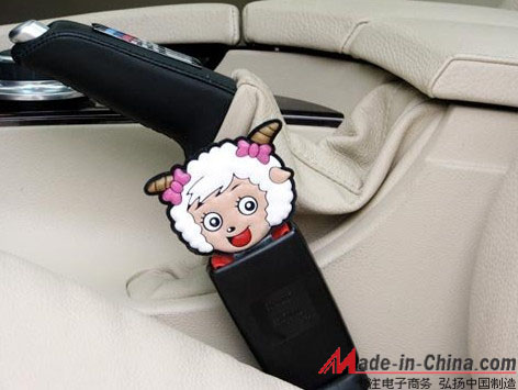 There is a safety hazard in the seat belt silencer buckle