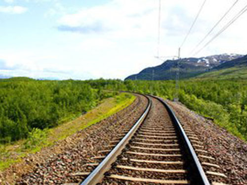 The railway enters spring travel transportation, and its capacity is doubled