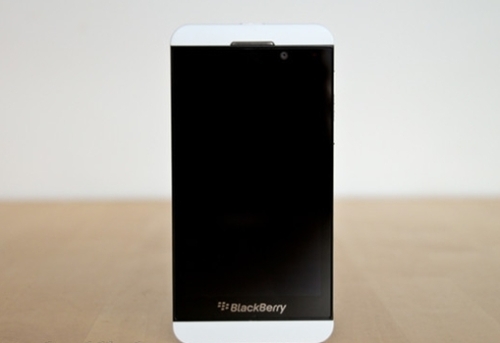 Canadian BlackBerry Z10 is priced down $50