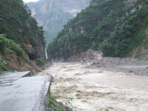 Heavy rain hit Sichuan phosphate rock