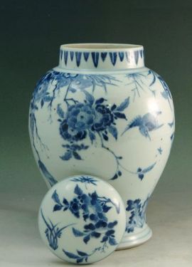 Approaching Blue and White Porcelain to Interpret Chinese Porcelain Culture