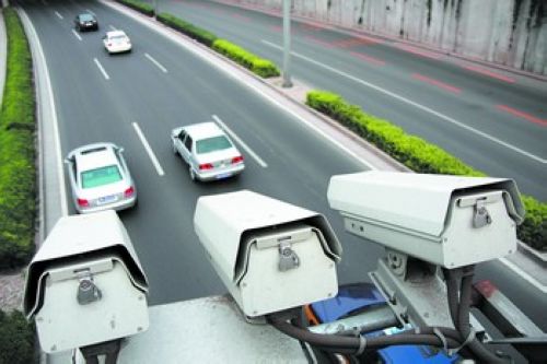 High-speed "electronic eyes" deter traffic violations