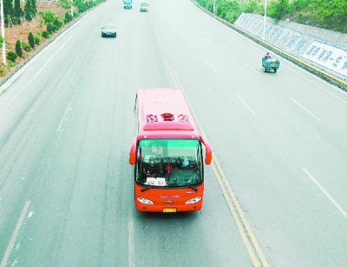 Fengxin Highway Adheres to Three Combined Road Administrations