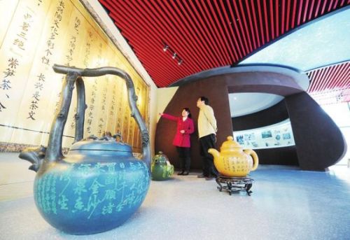Zhejiang largest teapot craft museum opened