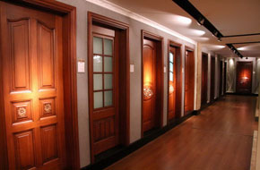 The original wooden door enterprise develops rapidly How to face product homogenization