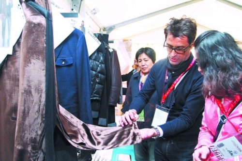 Original design leads Quanzhou clothing trend (Figure)