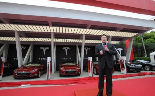 Tesla delivers the first batch of new cars in Shanghai