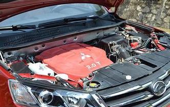 Dust in the engine compartment should be regularly cleaned