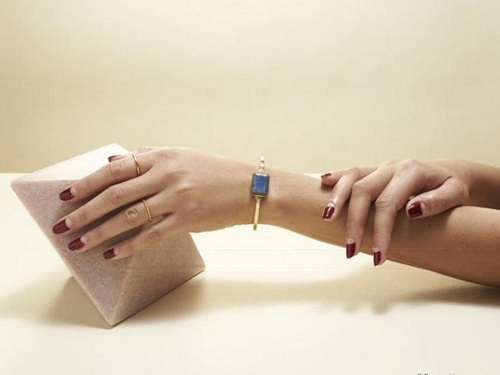 Ringly Launches Women's Smart Bracelet