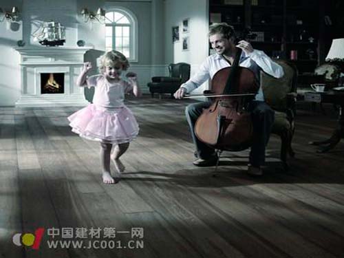 Why is China's wooden flooring not associated with the international brand of wood flooring?