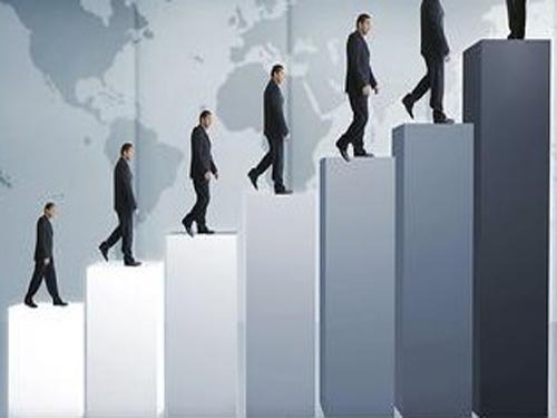 How Popular Marketing of Industrial Products Avoids Risk