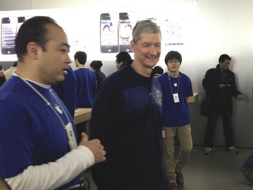 Apple: Cook holds "great talks" with Chinese officials