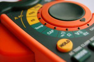 The advantages and disadvantages of various multimeters