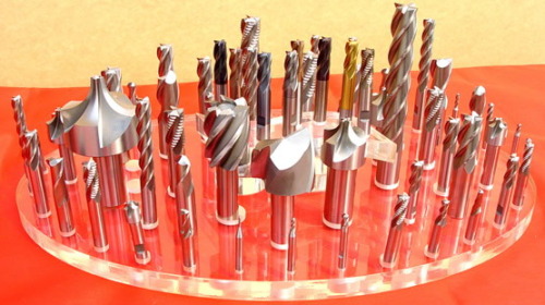Tool material enters the era of development represented by cemented carbide