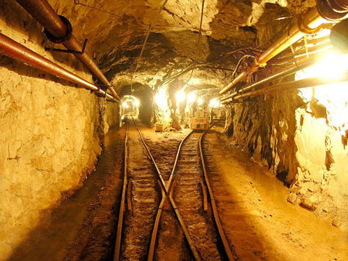 Profit in mining industry fell by 61% in the first quarter