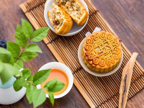 Herbal moon cakes put on Shenyang supermarket shelf Experts: moon cake is ordinary food can not add drugs