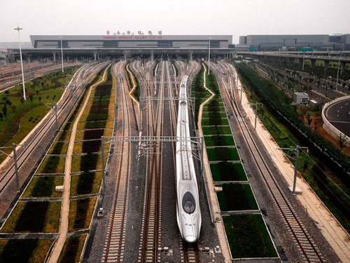 The media said that Chinaâ€™s high-speed rail has stood on the shoulders of the West.