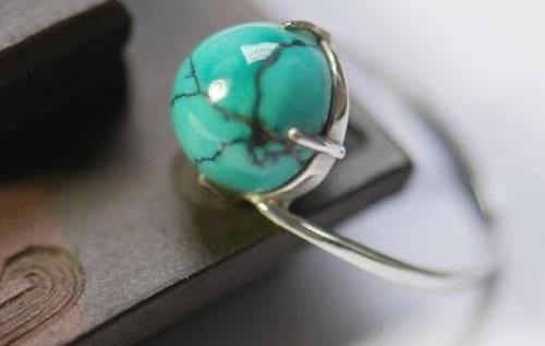 Turquoise new stone source tension Old goods market favored