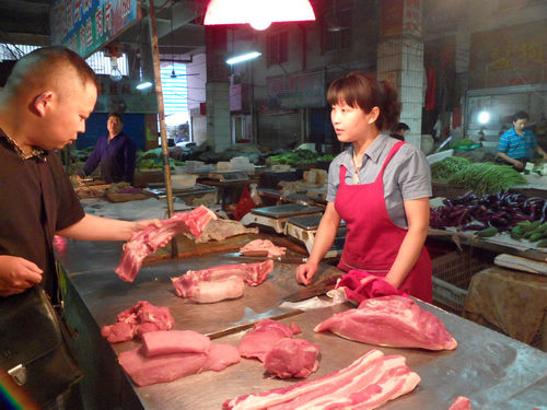 Pork prices sluggish Pig farmers respond to "pig cycle"