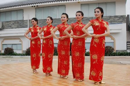 On the Traditional Chinese Cheongsam Culture