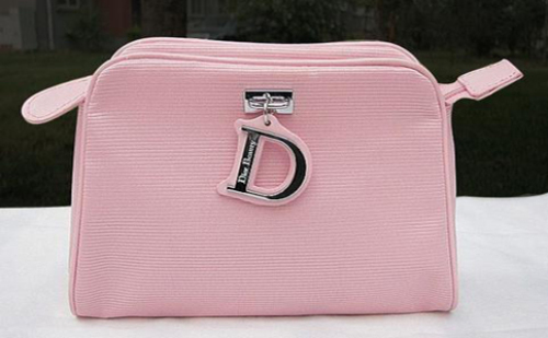 Which cosmetic bag is more popular with the crush?