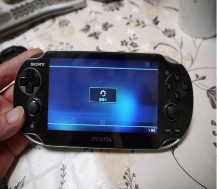 Sony's first PS Vita encounter crash door