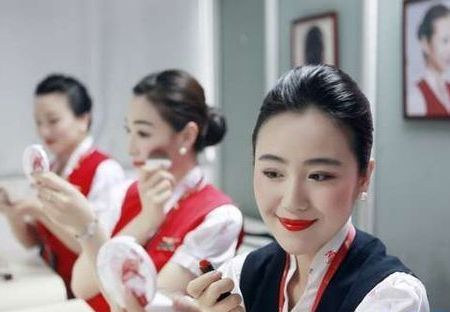 Stewardess new makeup too horrified Thunder turned users