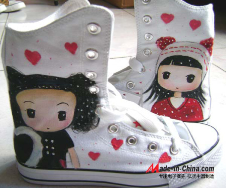 Hand-painted shoes: both personality and fashion