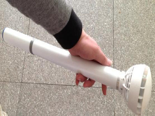Umbrella that can use rain to protect the air