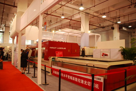 Huagong Technology has successfully developed the most advanced laser cutting equipment in China