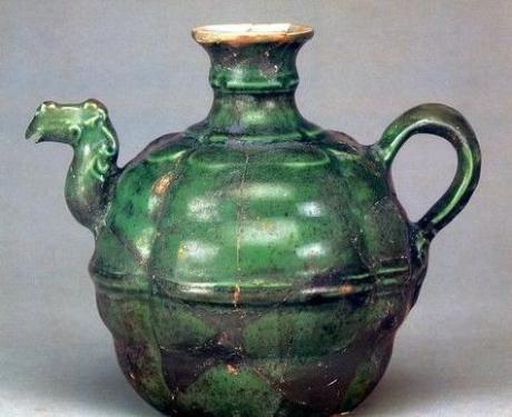 Low-temperature copper-green glaze in official kiln of Ming and Qing dynasties