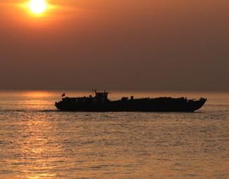 The Yangtze River estuary channel protects the unimpeded 12.5m deep water channel