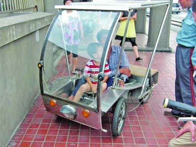 Thousand yuan homemade solar car