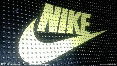 Wearing Nike Shoes Kicking to Injure Manufacturers