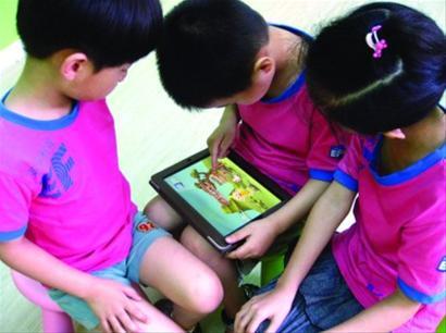 50% of domestic parents favor iPad as a mobile education device for children