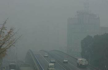 Foggy weather Henan closed part of the highway