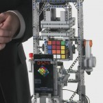 Huawei P6 with LEGO robot to fix the cube