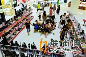 Wending goods transformation domestic sales into the department store store four major puzzles