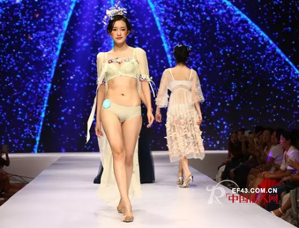 Fashion Showä¸¨æ¡ƒèŠ±å­£2017æ˜¥å¤æ–°å“æ—¶å°šç§€åŽä¸½ä¸Šæ¼”