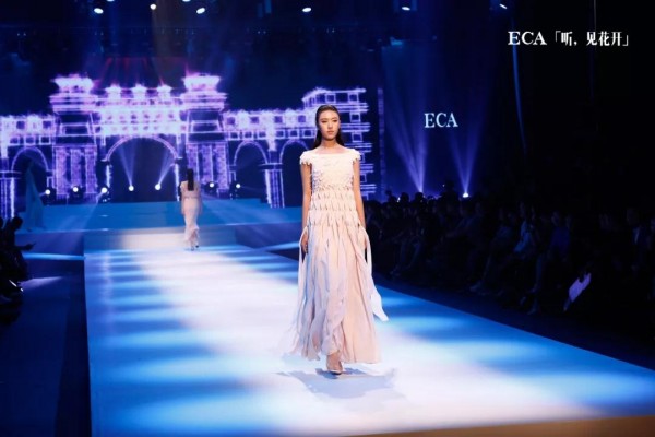 ECA ã€Œå¬ï¼Œè§èŠ±å¼€ã€2019æ˜¥å¤æ–°å“æ—¶è£…å‘å¸ƒäº®ç›¸è™Žé—¨æ—¶è£…å‘¨