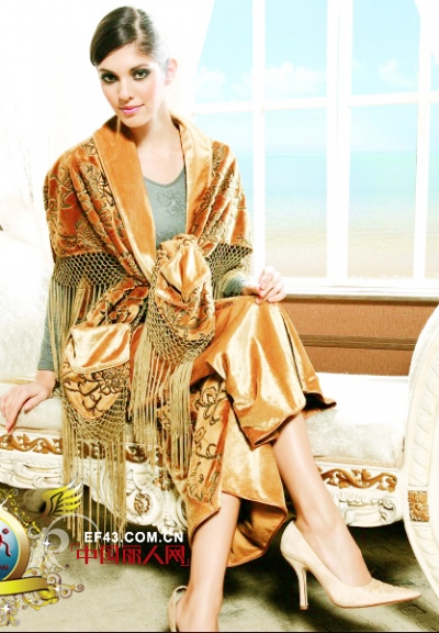 Small Women Home Service Highlights the Dazzling Intellectual Fashion Beauty (Figure)