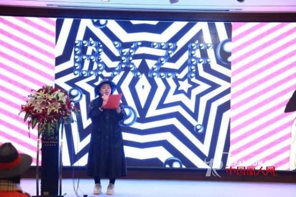 ç²¾å½©å›žæ”¾|ç¥è´ºå°èµ„èŒƒ2018ç§‹å†¬è®¢è´§ä¼šåœ†æ»¡è½å¹•