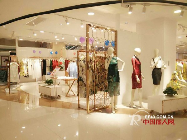 é›¨çŠå¥³è£…è¿›é©»å®å¤çŸ³å˜´å±± æ–°åº—éš†é‡å¼€ä¸š