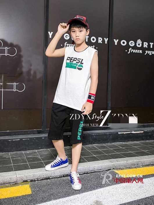 å¤§ç«¥èƒŒå¿ƒé…ä»€ä¹ˆè£¤å­ 13å²å·¦å³ç”·ç”Ÿç©¿ä»€ä¹ˆè¡£æœ