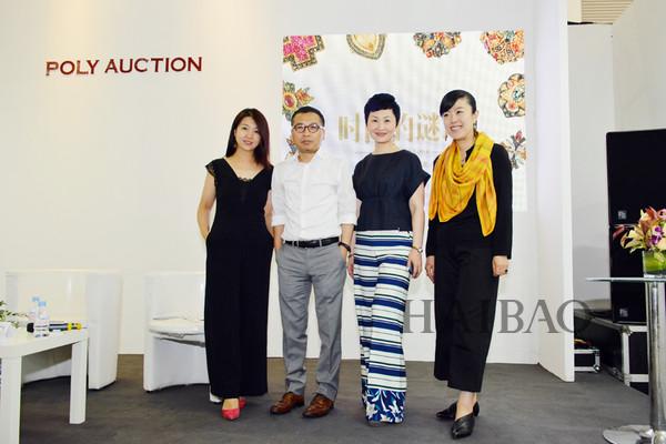 The salon activities hosted by Ms. Xu Cong, Managing Director of Fashion Road, invited senior art curator and critic Mr. Huang Du; Ms. Xu Juan, the executive director of Art History, and Mr. Xu Juan, the founder of Fashion Zhi Ai Ms. Yu Xuan as a salon guest