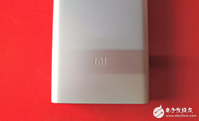 What is the difference between Xiaomi mobile power high version and 2 generations?