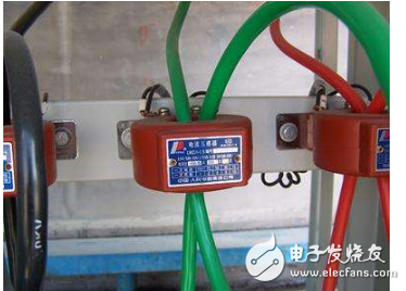 What is the ratio and accuracy level in the current transformer?