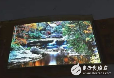 Flexible AMOLED panels push up the windward opening, expected to grow 69.9% in 2018