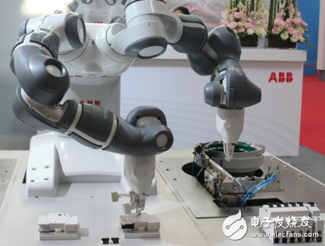 ABB and Kawasaki launch cross-border cooperation to promote collaborative robotic automation development