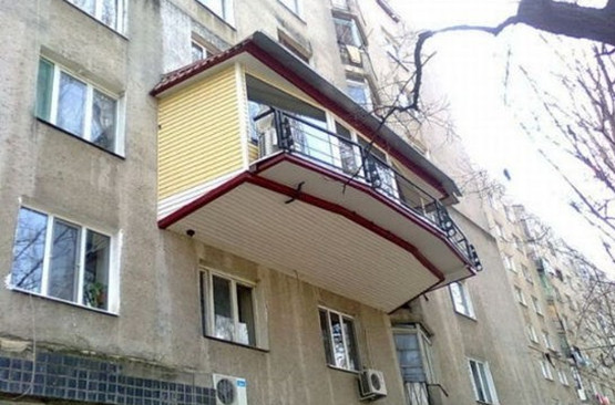 Absolutely make the balcony decoration you can't imagine. Look at the exotic balcony of Russia.